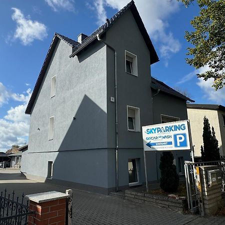 Skypension Schönefeld Exterior foto