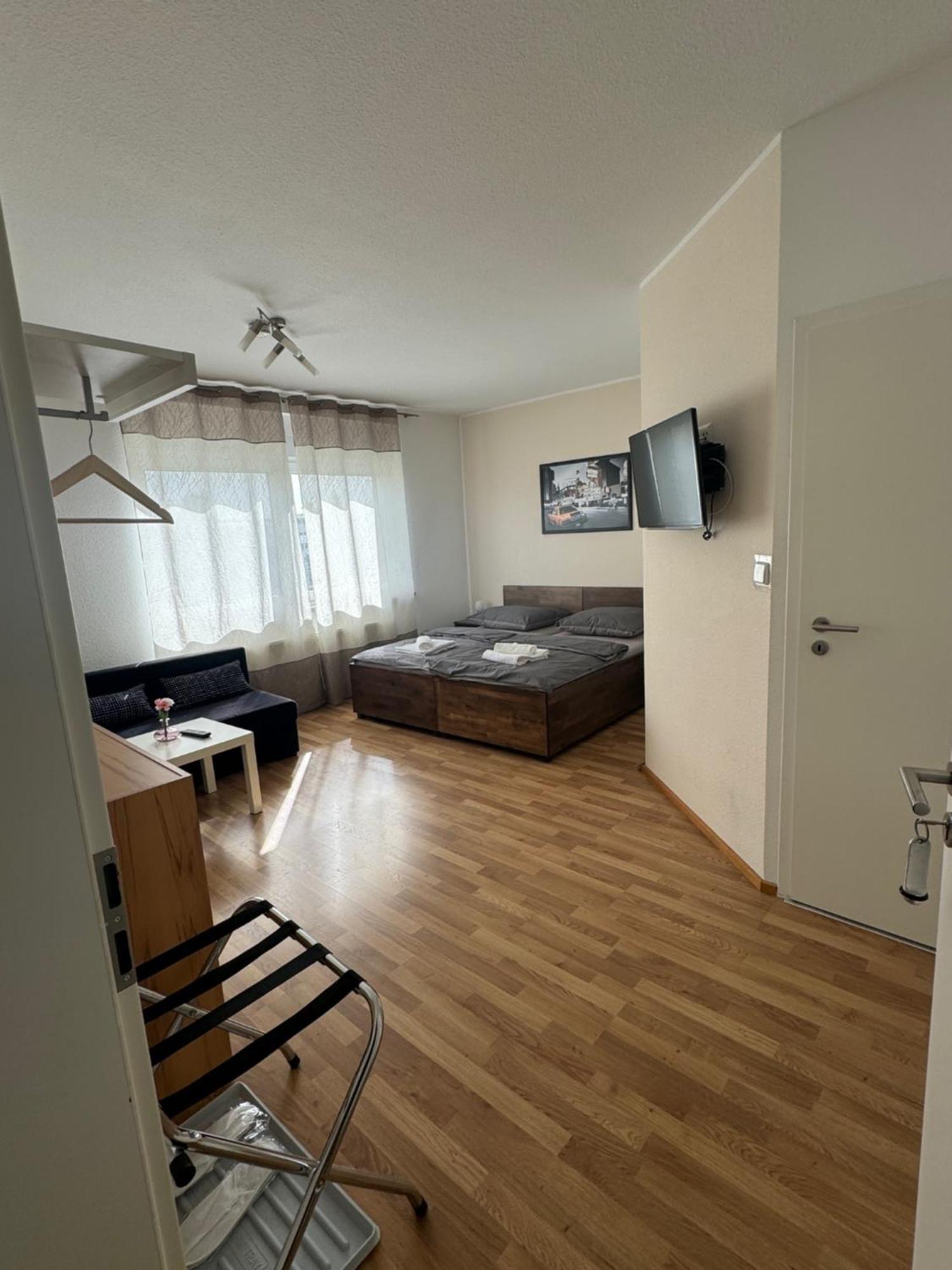 Skypension Schönefeld Exterior foto
